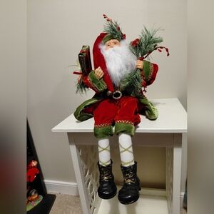St NICHOLAS Santa Claus Figurine in Red and Green NWT